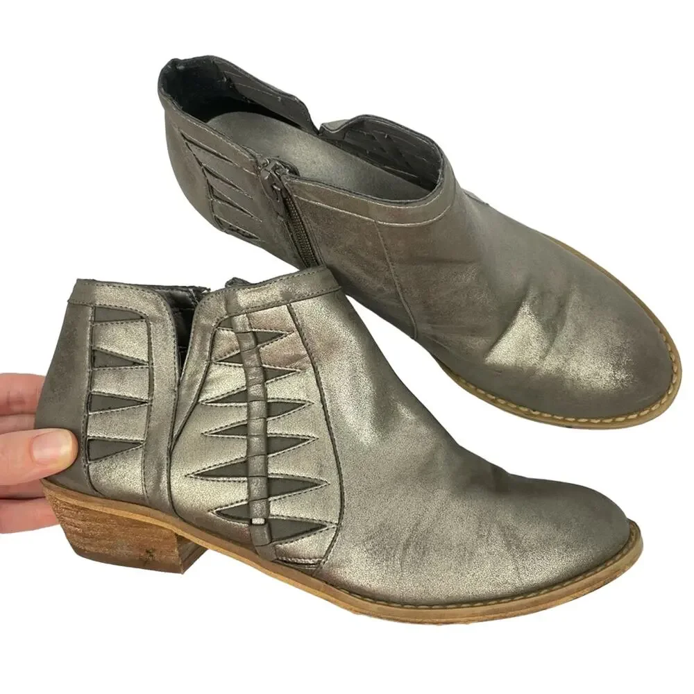 Tucker + Tate | Girls Youth Tinsley Metallic Pewter Zipper Ankle Booties